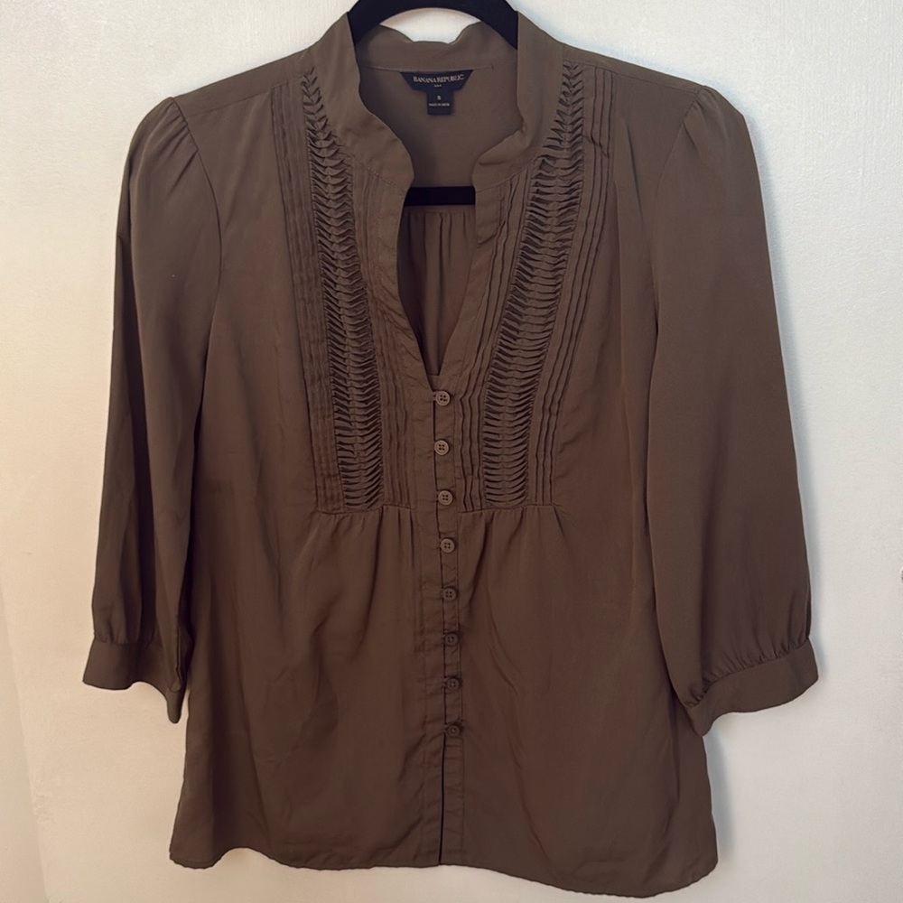 Banana Republic Small Light Brown Blouse-3/4 length sleeves.